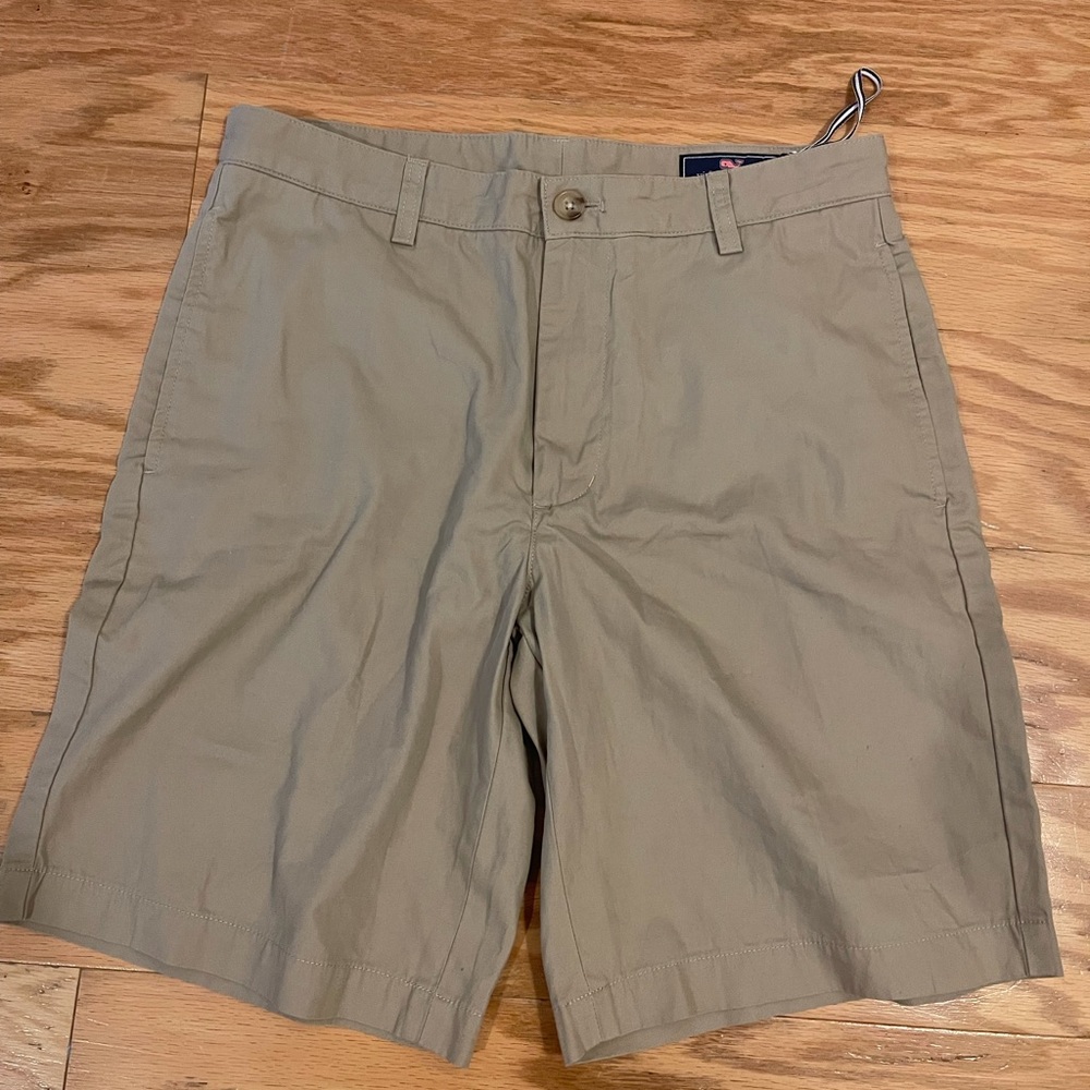 Men’s vineyard vines shorts size 30